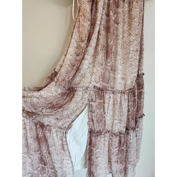 NWT By Anthropologie Short-Sleeve Tiered Midi Dress Size S Neutral 9B411 - Picture 5 of 12